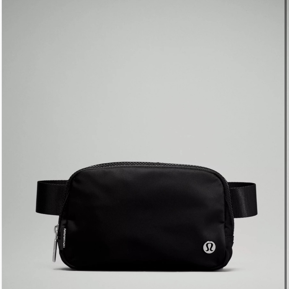 NWT Lululemon Black Everywhere Belt Bag